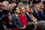Den Haag 20 november 2025
 Prinses Amalia en haar vader Koning Willem Alexander bij de Grote Kerk, na de Bijzondere Verenigde Vergadering van de Eerste en Tweede Kamer, ter gelegenheid van de tachtigste verjaardag dat het parlement na de Tweede Wereldoorlog voor het eerst weer in gezamenlijkheid bijeenkwam. Eerste Kamervoorzitter Mei Li Vos Tweede Kamervoorzitter Thom van Campenvingen ze op .