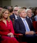 Den Haag 20 november 2025
 Prinses Amalia en haar vader Koning Willem Alexander bij de Grote Kerk, na de Bijzondere Verenigde Vergadering van de Eerste en Tweede Kamer, ter gelegenheid van de tachtigste verjaardag dat het parlement na de Tweede Wereldoorlog voor het eerst weer in gezamenlijkheid bijeenkwam. Eerste Kamervoorzitter Mei Li Vos Tweede Kamervoorzitter Thom van Campenvingen ze op .