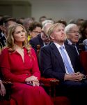 Den Haag 20 november 2025
 Prinses Amalia en haar vader Koning Willem Alexander bij de Grote Kerk, na de Bijzondere Verenigde Vergadering van de Eerste en Tweede Kamer, ter gelegenheid van de tachtigste verjaardag dat het parlement na de Tweede Wereldoorlog voor het eerst weer in gezamenlijkheid bijeenkwam. Eerste Kamervoorzitter Mei Li Vos Tweede Kamervoorzitter Thom van Campenvingen ze op .