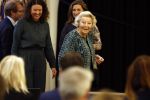 Amsterdam 13 november 2025
Prinses Beatrix en Sacha de Boer bij de opening van een fototentoonstelling ter gelegenheid van het honderdjarig bestaan van ontwikkelingsorganisatie Simavi in het Rijksmuseum in Amsterdam