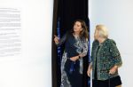 Amsterdam 13 november 2025
Prinses Beatrix en Sacha de Boer bij de opening van een fototentoonstelling ter gelegenheid van het honderdjarig bestaan van ontwikkelingsorganisatie Simavi in het Rijksmuseum in Amsterdam