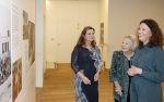 Amsterdam 13 november 2025
Prinses Beatrix en Sacha de Boer bij de opening van een fototentoonstelling ter gelegenheid van het honderdjarig bestaan van ontwikkelingsorganisatie Simavi in het Rijksmuseum in Amsterdam