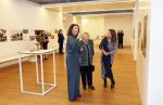 Amsterdam 13 november 2025
Prinses Beatrix en Sacha de Boer bij de opening van een fototentoonstelling ter gelegenheid van het honderdjarig bestaan van ontwikkelingsorganisatie Simavi in het Rijksmuseum in Amsterdam