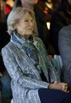 Laren (Gelderland) 19 november 2025
Bijeenkomst van nationale boomplantdag waar prinses Irene uit handen van Albert Verlinde een prijs krijgt omdat zij zich altijd ingezet heeft voor behoud en onderhoud bomen .