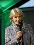 Laren (Gelderland) 19 november 2025
Bijeenkomst van nationale boomplantdag waar prinses Irene uit handen van Albert Verlinde een prijs krijgt omdat zij zich altijd ingezet heeft voor behoud en onderhoud bomen .