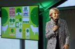 Laren (Gelderland) 19 november 2025
Bijeenkomst van nationale boomplantdag waar prinses Irene uit handen van Albert Verlinde een prijs krijgt omdat zij zich altijd ingezet heeft voor behoud en onderhoud bomen .