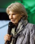 Laren (Gelderland) 19 november 2025
Bijeenkomst van nationale boomplantdag waar prinses Irene uit handen van Albert Verlinde een prijs krijgt omdat zij zich altijd ingezet heeft voor behoud en onderhoud bomen .