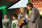 Laren (Gelderland) 19 november 2025
Bijeenkomst van nationale boomplantdag waar prinses Irene uit handen van Albert Verlinde een prijs krijgt omdat zij zich altijd ingezet heeft voor behoud en onderhoud bomen .