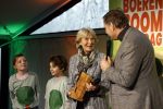 Laren (Gelderland) 19 november 2025
Bijeenkomst van nationale boomplantdag waar prinses Irene uit handen van Albert Verlinde een prijs krijgt omdat zij zich altijd ingezet heeft voor behoud en onderhoud bomen .
