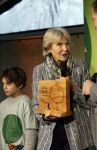 Laren (Gelderland) 19 november 2025
Bijeenkomst van nationale boomplantdag waar prinses Irene uit handen van Albert Verlinde een prijs krijgt omdat zij zich altijd ingezet heeft voor behoud en onderhoud bomen .