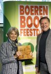 Laren (Gelderland) 19 november 2025
Bijeenkomst van nationale boomplantdag waar prinses Irene uit handen van Albert Verlinde een prijs krijgt omdat zij zich altijd ingezet heeft voor behoud en onderhoud bomen .