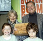 Laren (Gelderland) 19 november 2025
Bijeenkomst van nationale boomplantdag waar prinses Irene uit handen van Albert Verlinde een prijs krijgt omdat zij zich altijd ingezet heeft voor behoud en onderhoud bomen .