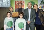 Laren (Gelderland) 19 november 2025
Bijeenkomst van nationale boomplantdag waar prinses Irene uit handen van Albert Verlinde een prijs krijgt omdat zij zich altijd ingezet heeft voor behoud en onderhoud bomen .