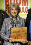 Laren (Gelderland) 19 november 2025
Bijeenkomst van nationale boomplantdag waar prinses Irene uit handen van Albert Verlinde een prijs krijgt omdat zij zich altijd ingezet heeft voor behoud en onderhoud bomen .