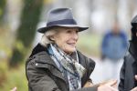 Laren (Gelderland) 19 november 2025
Bijeenkomst van nationale boomplantdag waar prinses Irene uit handen van Albert Verlinde een prijs krijgt omdat zij zich altijd ingezet heeft voor behoud en onderhoud bomen .