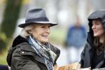 Laren (Gelderland) 19 november 2025
Bijeenkomst van nationale boomplantdag waar prinses Irene uit handen van Albert Verlinde een prijs krijgt omdat zij zich altijd ingezet heeft voor behoud en onderhoud bomen .