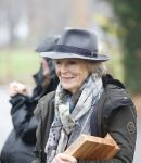 Laren (Gelderland) 19 november 2025
Bijeenkomst van nationale boomplantdag waar prinses Irene uit handen van Albert Verlinde een prijs krijgt omdat zij zich altijd ingezet heeft voor behoud en onderhoud bomen .
