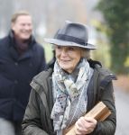 Laren (Gelderland) 19 november 2025
Bijeenkomst van nationale boomplantdag waar prinses Irene uit handen van Albert Verlinde een prijs krijgt omdat zij zich altijd ingezet heeft voor behoud en onderhoud bomen .