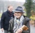 Laren (Gelderland) 19 november 2025
Bijeenkomst van nationale boomplantdag waar prinses Irene uit handen van Albert Verlinde een prijs krijgt omdat zij zich altijd ingezet heeft voor behoud en onderhoud bomen .