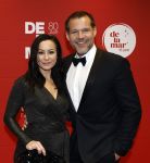 Amsterdam 30 november 2025
80 jaar het DeLaMar theater . Rene van Kooten poseert met partner Tanya Van Der Kooij