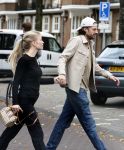Amsterdam 14 oktober 2025
Renze Klamer met zijn nieuwe vriendin Hannah Trinette Ebbing in Amsterdam zuid.