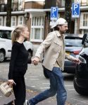 Amsterdam 14 oktober 2025
Renze Klamer met zijn nieuwe vriendin Hannah Trinette Ebbing in Amsterdam zuid.