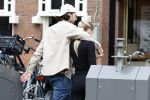 Amsterdam 14 oktober 2025
Renze Klamer met zijn nieuwe vriendin Hannah Trinette Ebbing in Amsterdam zuid.