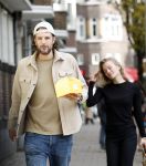 Amsterdam 14 oktober 2025
Renze Klamer met zijn nieuwe vriendin Hannah Trinette Ebbing in Amsterdam zuid.