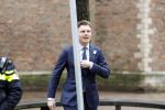 Den Haag 20 november 2025
 Prinses Amalia en haar vader Koning Willem Alexander bij de Grote Kerk, na de Bijzondere Verenigde Vergadering van de Eerste en Tweede Kamer, ter gelegenheid van de tachtigste verjaardag dat het parlement na de Tweede Wereldoorlog voor het eerst weer in gezamenlijkheid bijeenkwam. Eerste Kamervoorzitter Mei Li Vos Tweede Kamervoorzitter Thom van Campenvingen ze op . Ruben Brekelmans