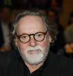 Amsterdam 26 oktober 2025
Boekpresentatie boek over 80 jaar het DeLaMar theater . Simone Kleinsma kreg uit handen van Janine v d Ende en Joop v d Ende het eerste exemplaar. Ruut Weissman