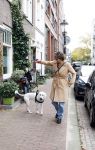 Amsterdam 16 oktober 2025
Sanne Wallis de Vries met haar hond in het centrum van Amsterdam