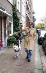 Amsterdam 16 oktober 2025
Sanne Wallis de Vries met haar hond in het centrum van Amsterdam