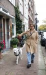 Amsterdam 16 oktober 2025
Sanne Wallis de Vries met haar hond in het centrum van Amsterdam