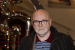 Amsterdam 26 oktober 2025
Boekpresentatie boek over 80 jaar het DeLaMar theater . Simone Kleinsma kreg uit handen van Janine v d Ende en Joop v d Ende het eerste exemplaar. Serge Henri Valcke