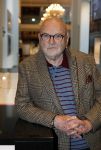 Amsterdam 26 oktober 2025
Boekpresentatie boek over 80 jaar het DeLaMar theater . Simone Kleinsma kreg uit handen van Janine v d Ende en Joop v d Ende het eerste exemplaar. Serge Henri Valcke