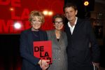 Amsterdam 26 oktober 2025
Boekpresentatie boek over 80 jaar het DeLaMar theater . Simone Kleinsma kreg uit handen van Janine v d Ende en Joop v d Ende het eerste exemplaar. Cornald Maas verzorgde de presentatie