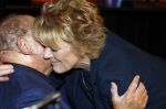 Amsterdam 26 oktober 2025
Boekpresentatie boek over 80 jaar het DeLaMar theater . Simone Kleinsma kreg uit handen van Janine v d Ende en Joop v d Ende het eerste exemplaar.
