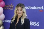 Blaricum 17 oktober 2025
Perspresentatie eerste aflevering Gooische vrouwen met oa aanwezig Linda de Mol Susan Visser Liews Visschedijk Teunie de Brouwer Tommy v Lent Robert de Hoog en Eefje Kuijtzer