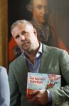 Amsterdam 10 november 2025
Presentatie sinterklaasboeken met Igone de Jong Tijl Beckand en Lieke Martens .
