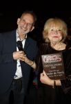 Laren 20 november 2025
Tineke de Nooij krijgt uit handen van Johan Vlemmix een oeuvre award in Rosa Spierhuis.
