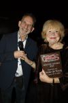 Laren 20 november 2025
Tineke de Nooij krijgt uit handen van Johan Vlemmix een oeuvre award in Rosa Spierhuis.