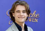 Blaricum 17 oktober 2025
Perspresentatie eerste aflevering Gooische vrouwen met oa aanwezig Linda de Mol Susan Visser Liews Visschedijk Teunie de Brouwer Tommy v Lent Robert de Hoog en Eefje Kuijtzer