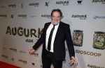 Amsterdam 4 november 2025
Premiere Augurk aan zee in Tuschinski met de cast die bestaat uit oa Monic Hendrickx Martin v Waardenberg Olga Zuiderhoek Jelka v Houten Frank Lammers Peter v d Begin en Tibor Lukacs. Robert v Hemert heeft de titelsong geschreven . Victor Low met zoon (l)