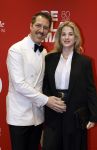 Amsterdam 30 november 2025
80 jaar het DeLaMar theater . William Spaaij poseert met zijn zwngere partner Liza Kollau