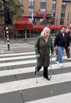 Amsterdam 16 oktober 2025
Winnie Sorgdrager op krukken .