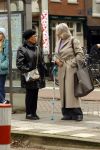 Amsterdam 30 oktober 2025
Oud politicus Winnie Sorgdrager met krukken staat op de tram te wachten met Odette v Thijn ( Vrouw oud burgemeester Ed v Thijn.)