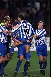 Eindhoven, 18 december 1999
Kompetitie PSV-SC Heerenveen, eindstand 0-1
Matchwinnaar Anthony Lurling wordt omheslt door zijn ploeggenoten