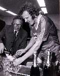 Rene v d Kerkhof samen met manager Ben v Gelder samen champagne inschenkend nadat zij Bastia hebben veslagen en de UEFA-cup hebben gewonnen. 
1978