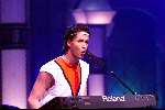 Aalsmeer 8-12-1999
Sterrenplaybackshow van Hennie Huisman.
Daan Schuurmans als Doe Maar