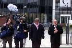 Amsterdam 2 december 1999
Rechtzaak FRITS BOM tegen RTL op de voet gevolgd door Willibrord Frequin met zijn cameraploeg.